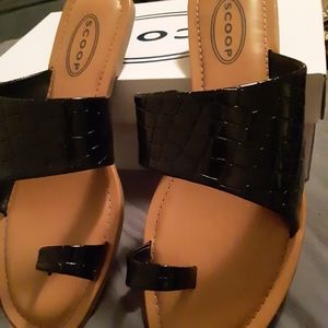 Women's size 10 black sandals
